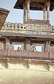 Orchha - the Jahangir Mahal Palace, chattris 